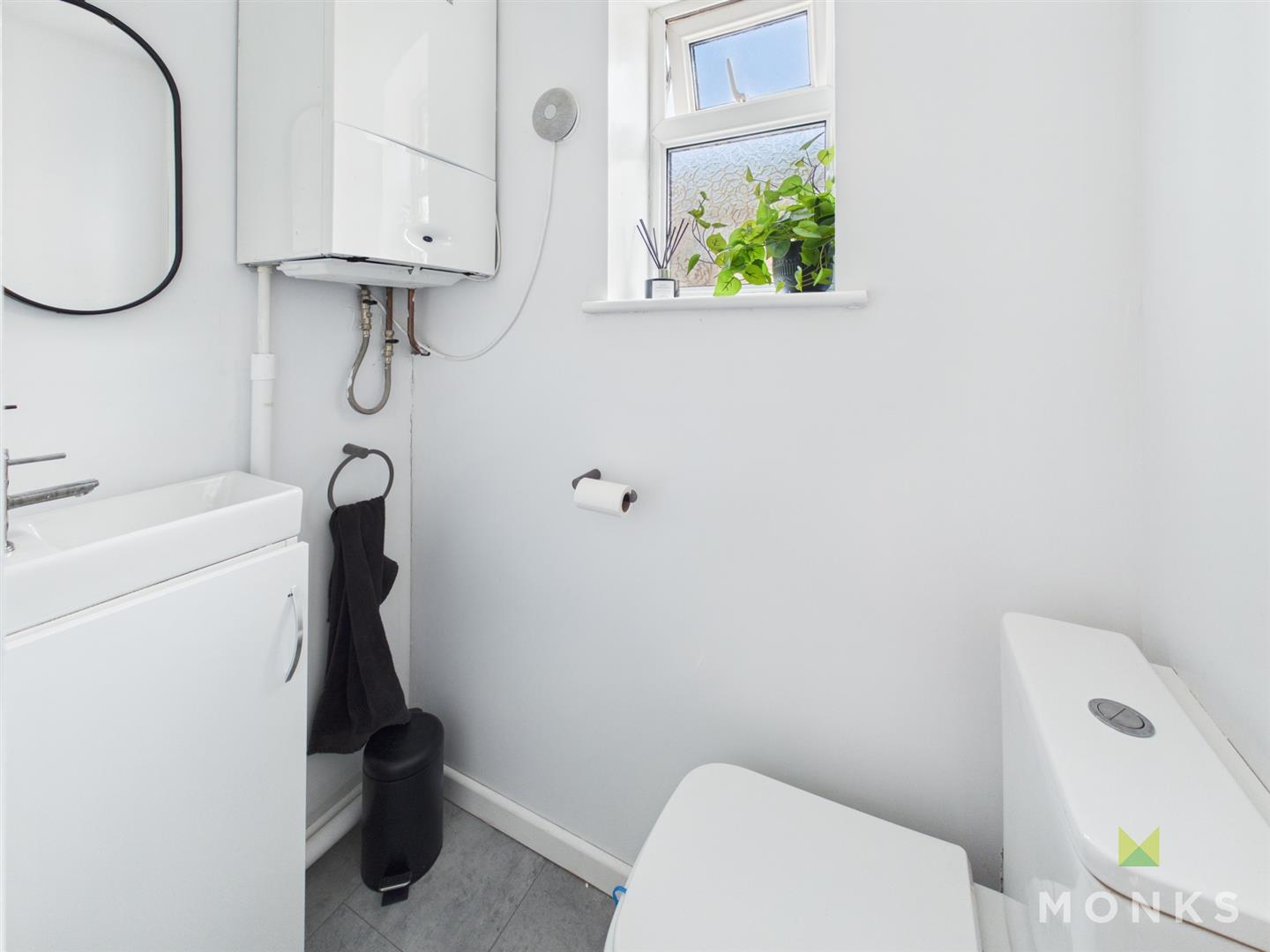 11 Meadow Way, Oswestry, SY11 3LY For Sale